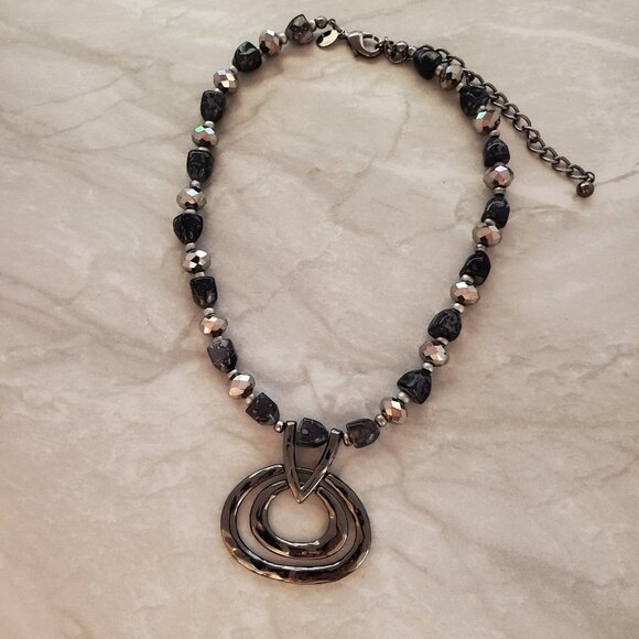 💖 Chico's Beaded Beaded Strand Hammered Pendant Necklace 💖 - Picture 1 of 12